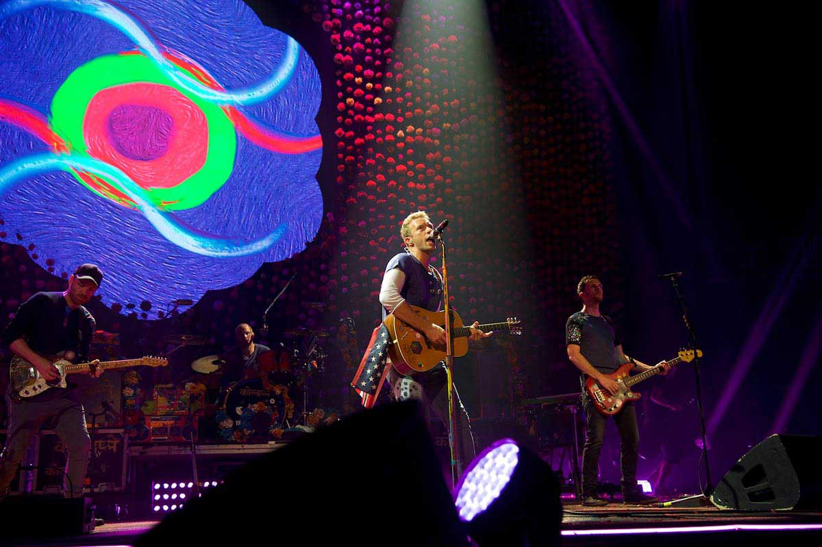 Coldplay-at-KFC-Yum-Center-03